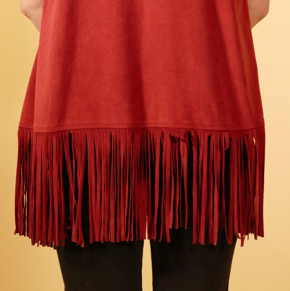 Decree Burgundy Fringed Vest - Picture 7 of 8